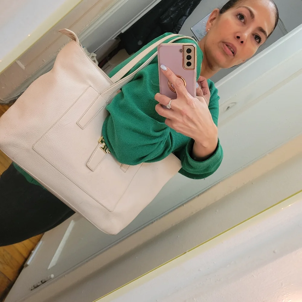 Tory Burch Meyer Plaque Pebbled Cream‎ Leather Tote. Old Money Quiet Luxury. - Picture 7 of 13